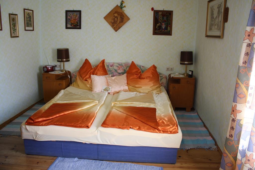 Weinbau-Gaestezimmer Martin Und Eva Maria Jamek Weissenkirchen in der Wachau Eksteriør bilde